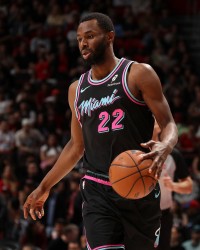 jiuyou-填满数据栏！维金斯半场7投4中&amp;三分4中3 得到11分2板1助2断1帽