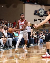 jiuyou-惨败中为数不多的亮点！火箭二队替补内线的能力其实非常全面？