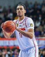 太铁！贝兹利9投1中&amp;三分4中0 得到7分3板1断1帽