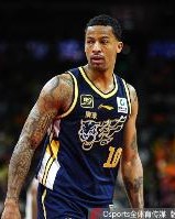 九游官网-外线真是没手感！伯克19中6&amp;三分10中0拿到15分8助 正负值-9